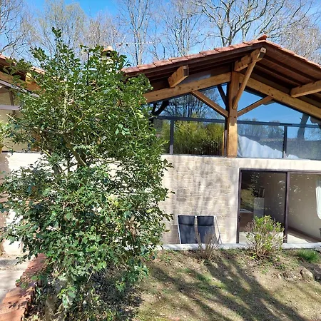 En Dordogne Avec Piscine Couverte Et Sauna *