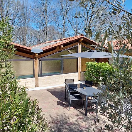 En Dordogne Avec Piscine Couverte Et Sauna Holiday home